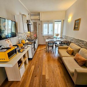 Baribello Apartment - 3 Bedrooms 3 Bathrooms - Bari Central Station